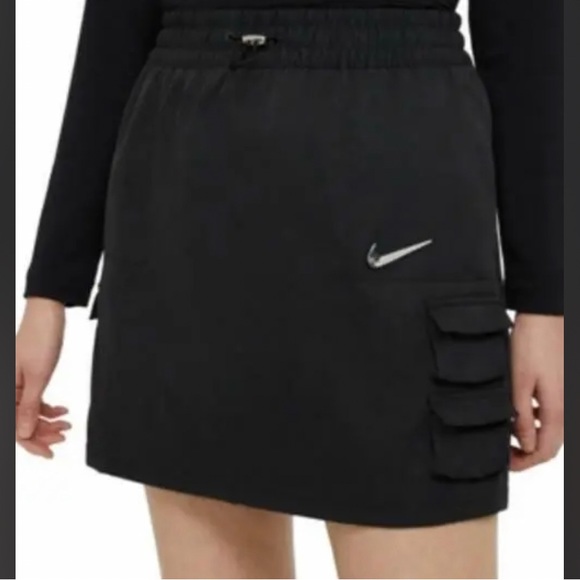 Nike Sportswear 276549 Swoosh Skirt in Black womens, Size X-Small - Picture 13 of 13